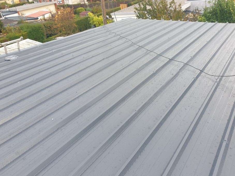 Couverture neuve en bac acier vue de dessus